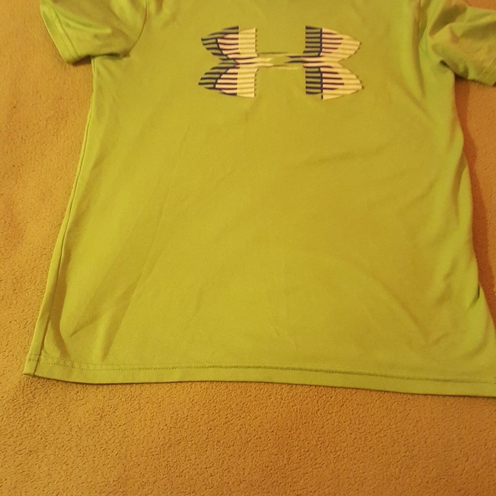 Under Armour Boys T Shirt Size 8